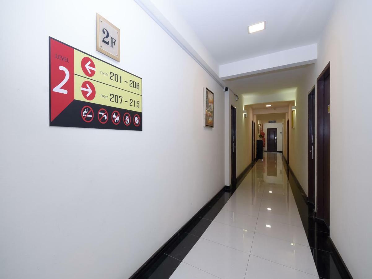 Oyo 1148犀鸟套房酒店 米里 外观 照片